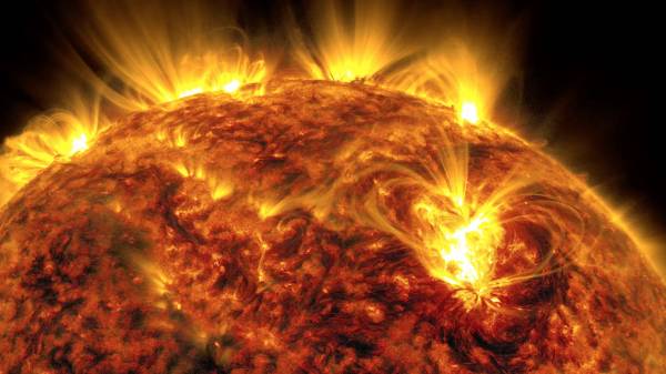 Video: Esplosione Solare: Macchia Gigante AR3576 -...
